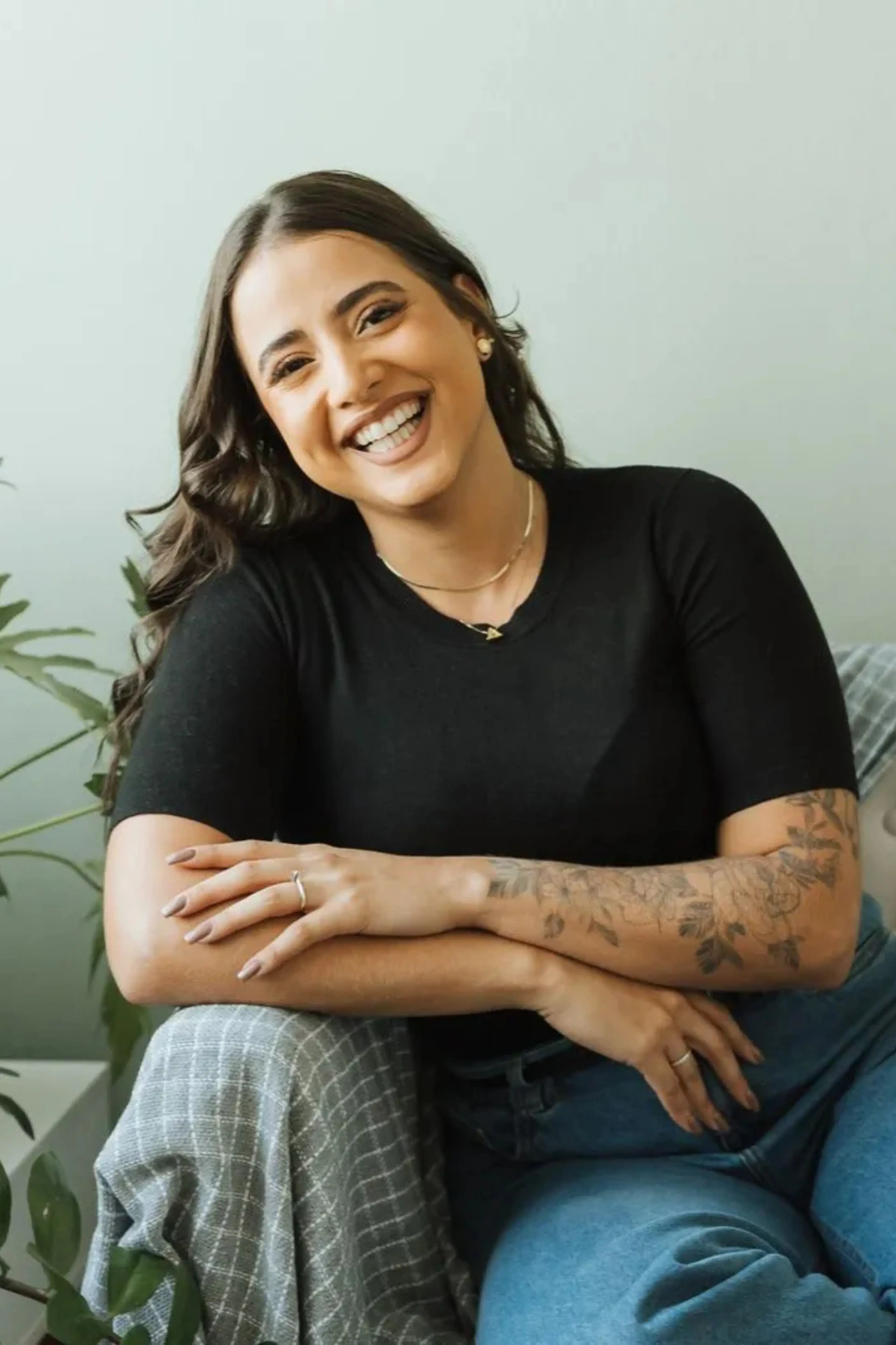 Psicóloga Ana Carolina Oliveira Silva em seu consultório